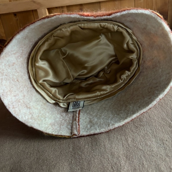 JG Switzer Wool Felted Bucket hat Bespoke Art to Wear. - Picture 13 of 15